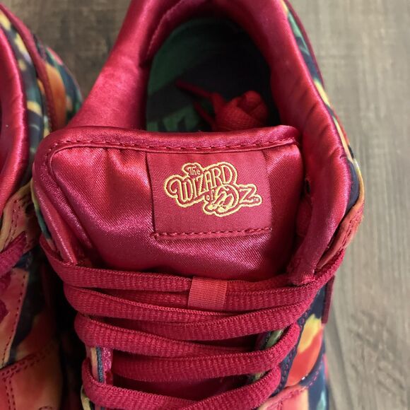 Nike SB Dunk Low X The Wizard Of Oz Ruby Men Size 6.5 / Women 8 Ruby Red Shoes main image 4